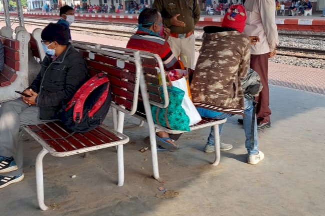रेलवे सुरक्षा बल के द्वारा सात वेंडर्स गिरफ्तार 