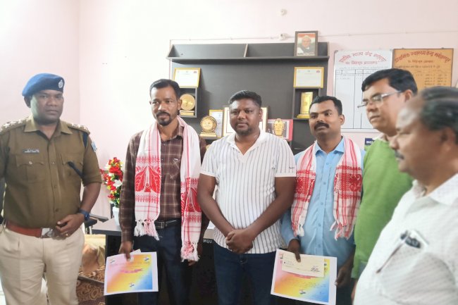 घायलों को मदद करने वाले को विधायक ने किया सम्मानित