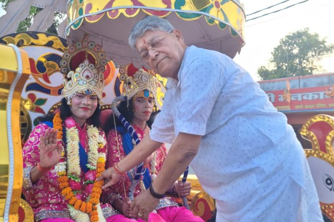 रामनवमी पर अयोध्या में निकली भव्य शोभायात्रा